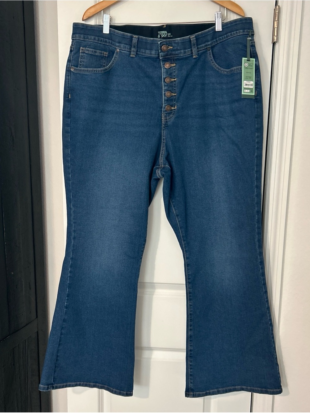 Terra And Sky Flare Leg Jeans 22W- NWT